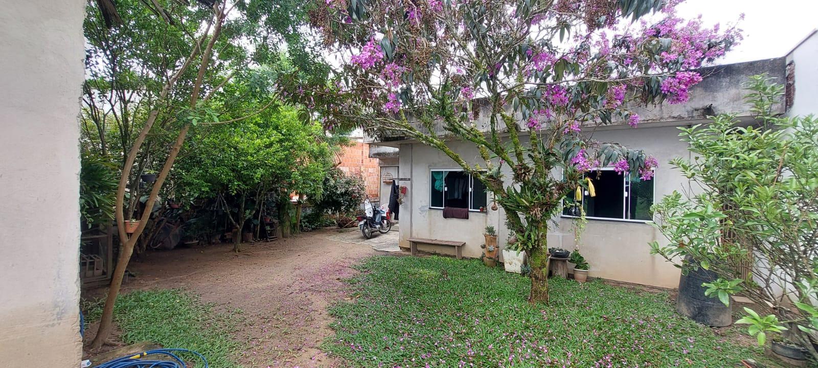 Terreno com casa nos fundos bairro São Francisco Camboriú/SC