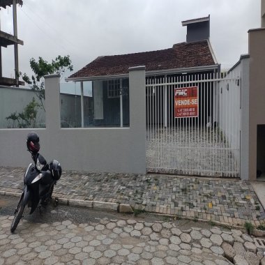 Casa à venda no Bairro Rio Pequeno em Camboriú/SC