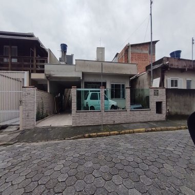 Casa a venda no Bairro Cedro em Camboriú /SC