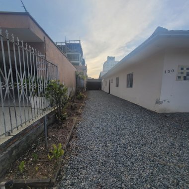 Casa a venda no centro de Camboriú/SC