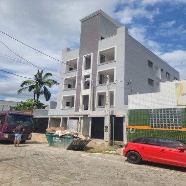 Apartamento novo no Bairro Monte Alegre em Camboriú/SC