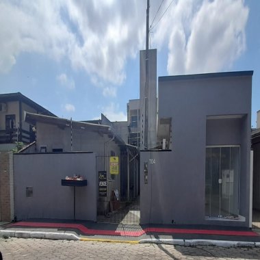 Casa com terreno para morar ou investir, Taboleiro, Camboriú/SC