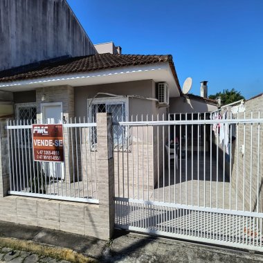 Casa 02 dormitórios para Venda no bairro Centro em Camboriú