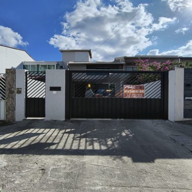 Casa 03 quartos para Venda no bairro Centro em Camboriú