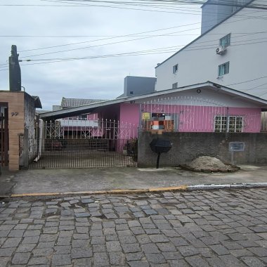 Casa 8 quartos para Venda no bairro Centro em Camboriú